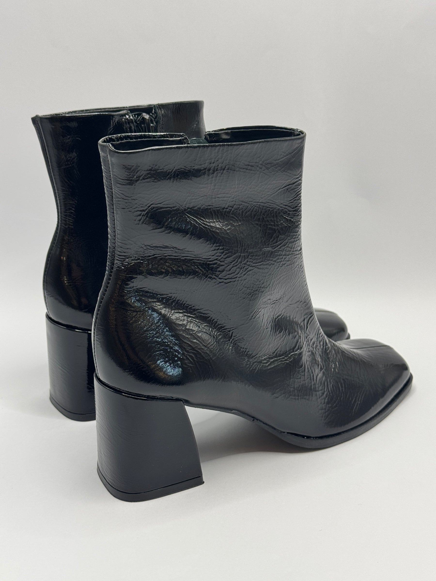 Bota Preta Verniz - Claudia Albuquerque Shoes
