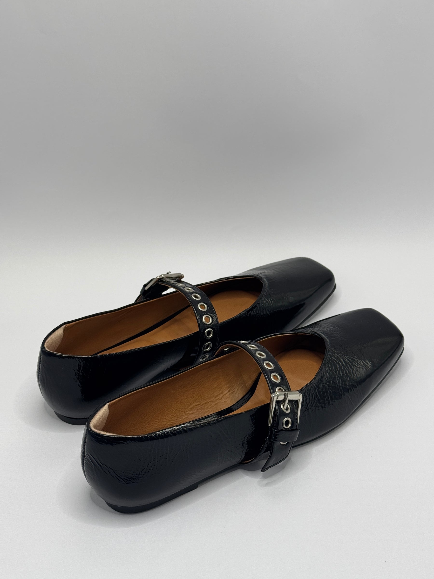 Sapatilha Verniz Preta - Claudia Albuquerque Shoes