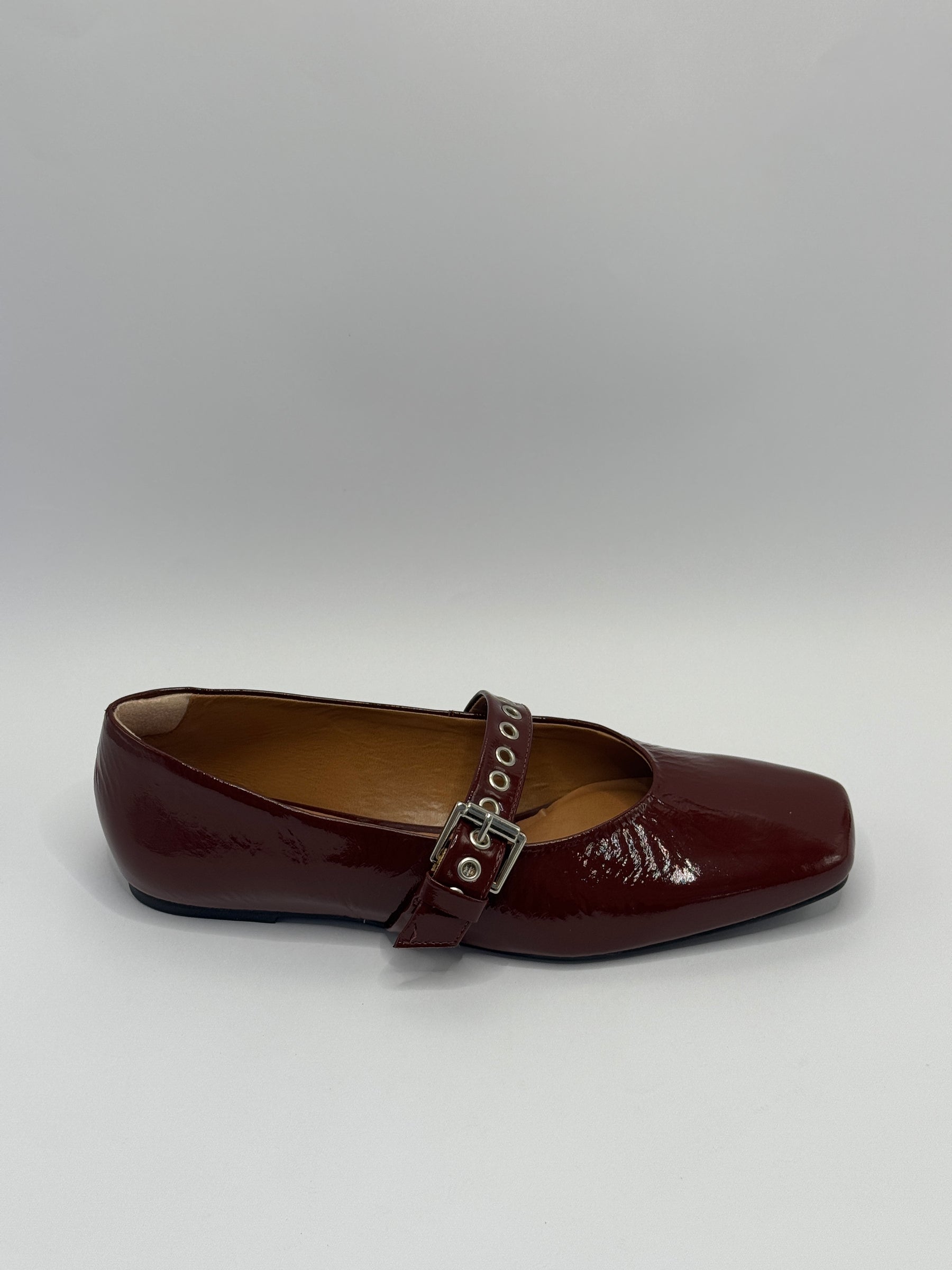Sapatilha Verniz Merlot - Claudia Albuquerque Shoes