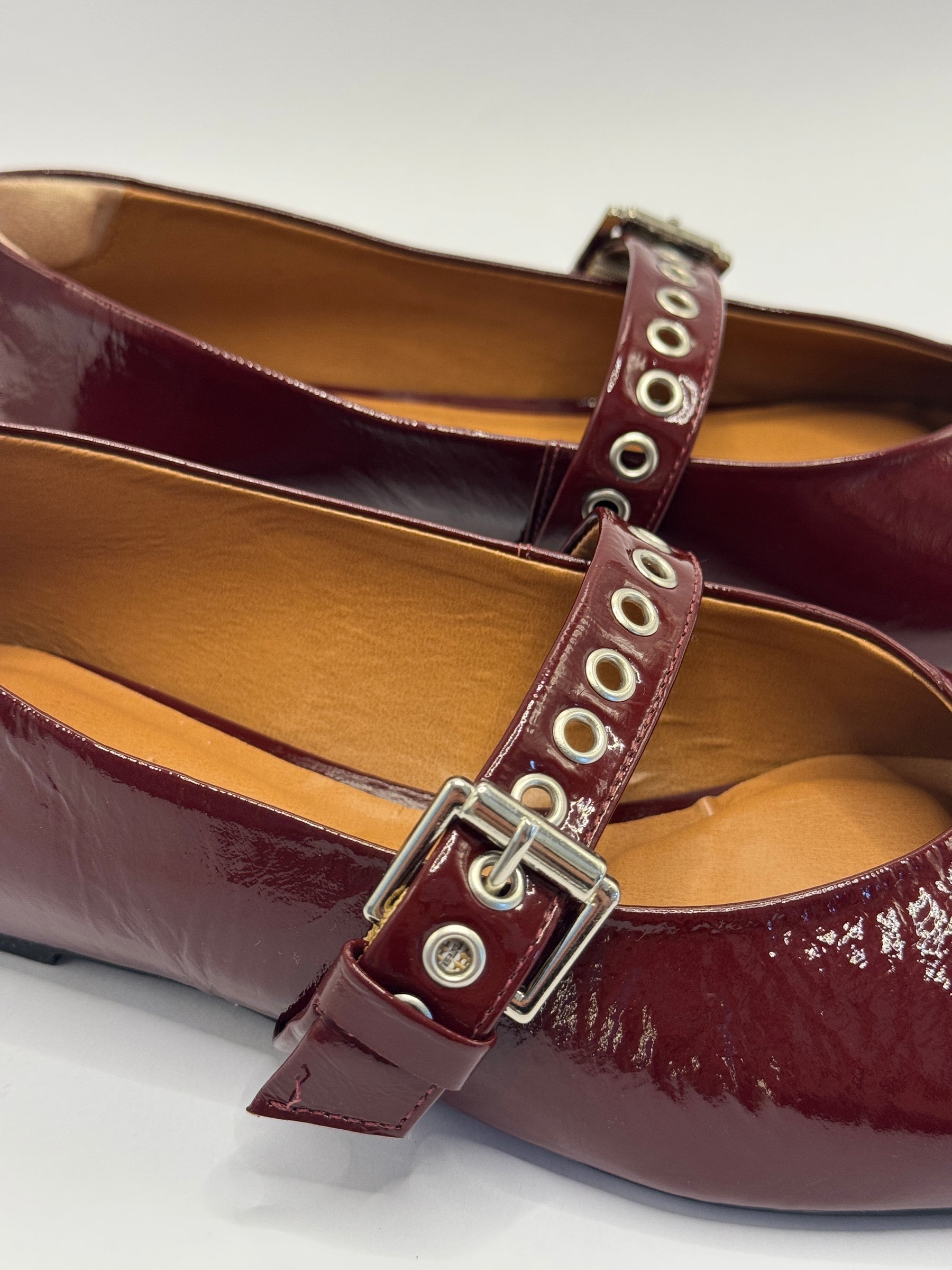 Sapatilha Verniz Merlot - Claudia Albuquerque Shoes
