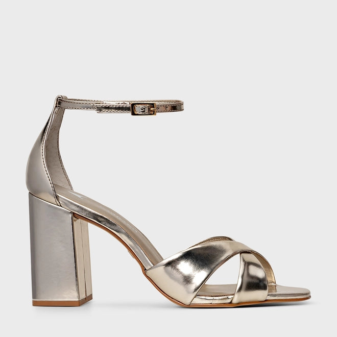 Sandália Glam Tiras Cruzadas Salto Bloco Couro Spechio Metalizado Champagne - Carrano