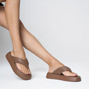 Flat Papete Thong Couro Marrom Mocha - Carrano