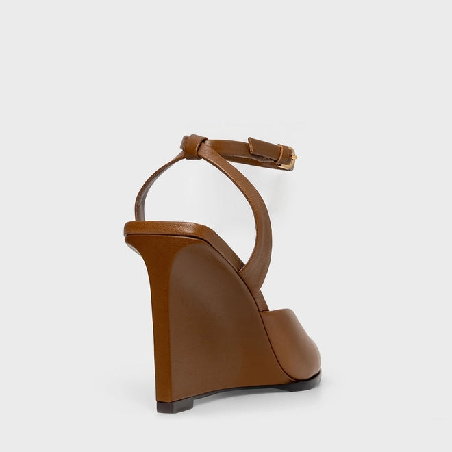 Sandália Bold Anabela Couro Marrom Saddle - Carrano