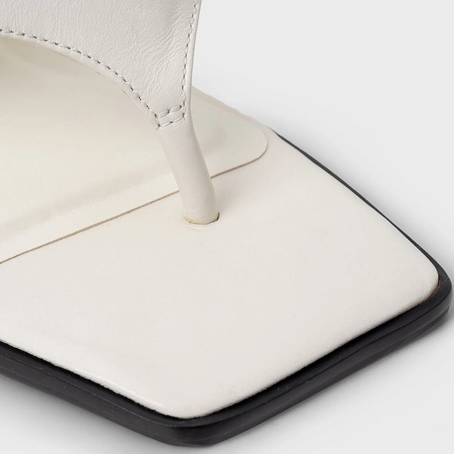 Open Mule Thong Anabela Couro Off White Milk - Carrano