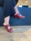 Open Mule Buckle Salto Fino Couro Vinho Merlot - Carrano