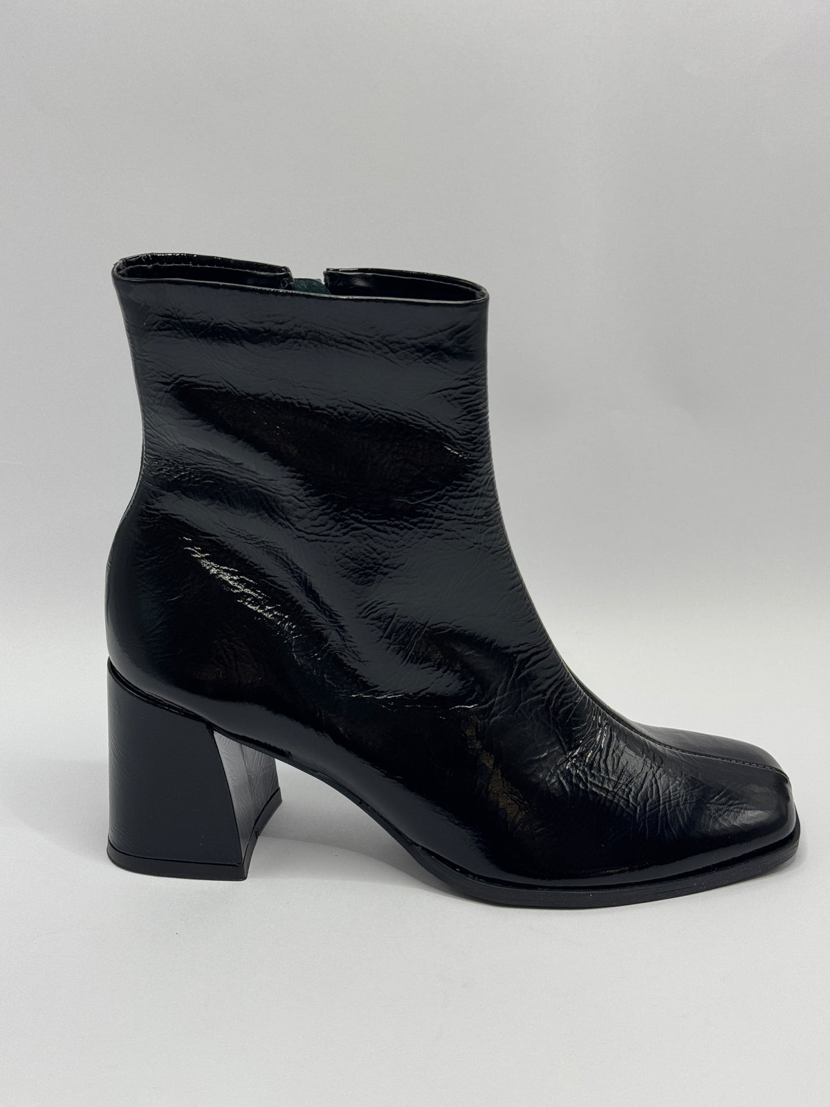 Bota Preta Verniz - Claudia Albuquerque Shoes