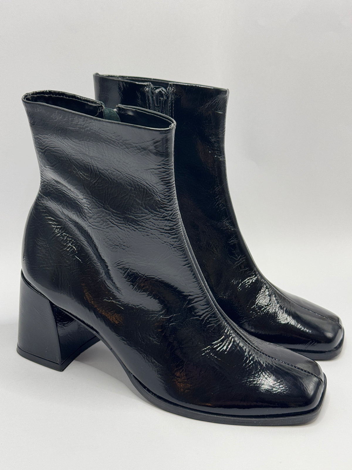 Bota Preta Verniz - Claudia Albuquerque Shoes