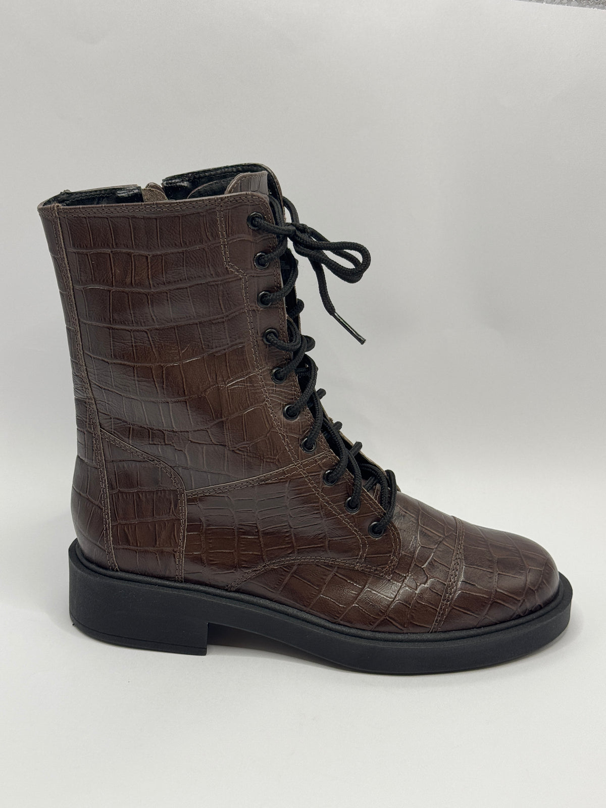 Coturno Marrom Croco - Claudia Albuquerque Shoes