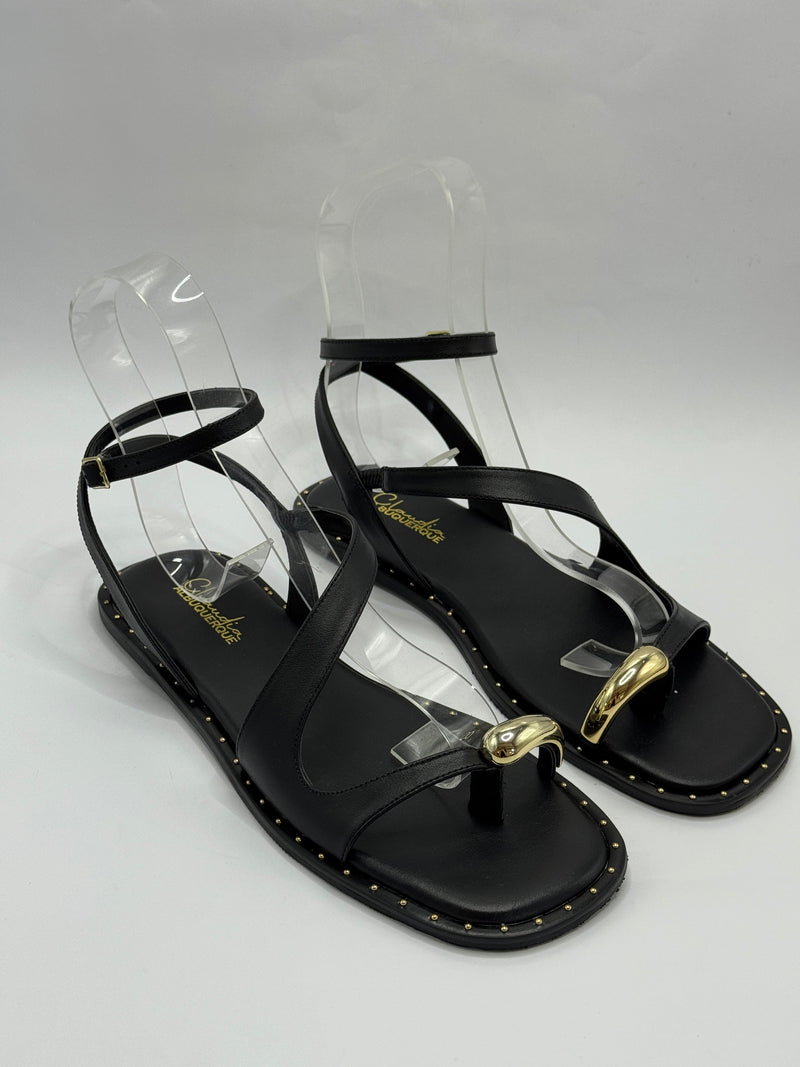 Sandália Preta com Detalhe Dourado - Claudia Albuquerque Shoes
