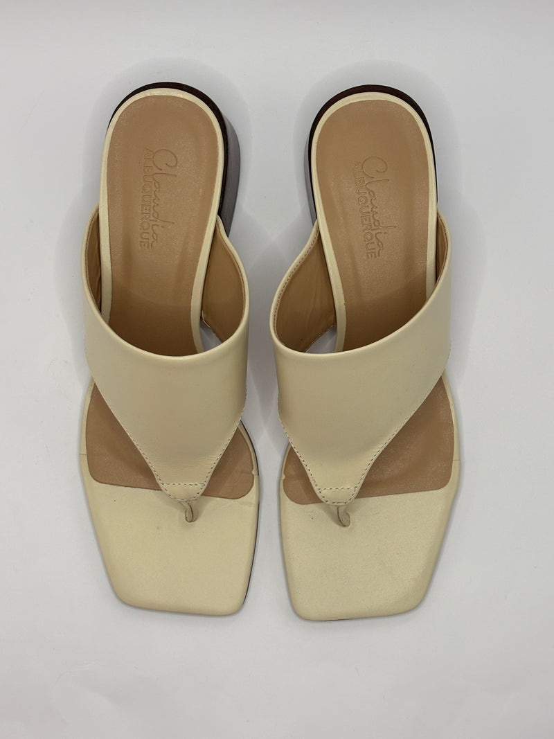 Tamanco Off White Salto de Madeira - Claudia Albuquerque Shoes