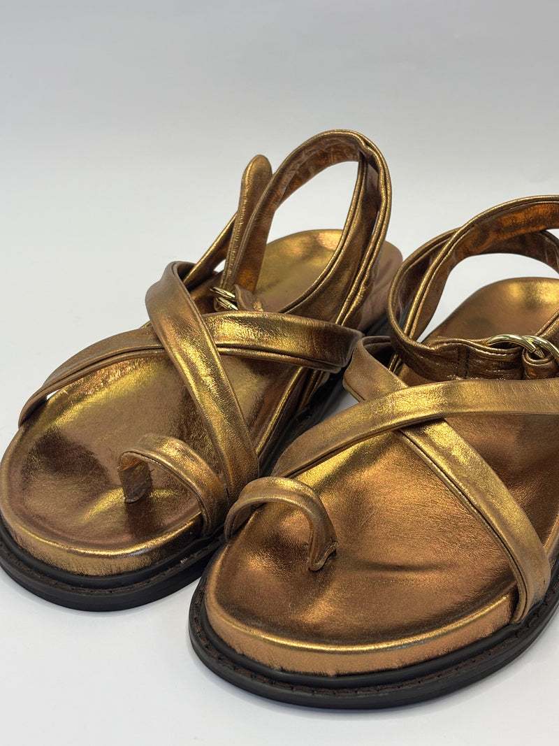 Papete Pelica Dourada - Claudia Albuquerque Shoes