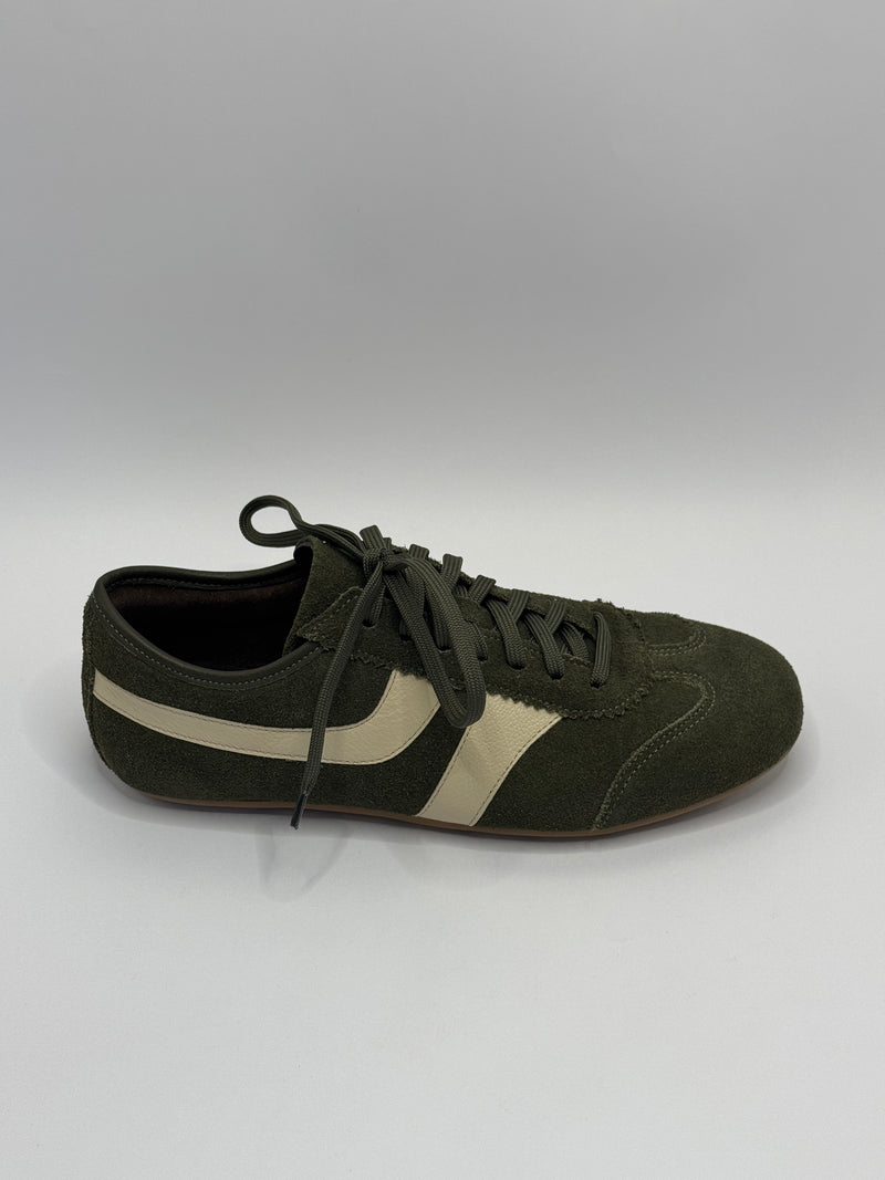 Tênis Camurça Verde Militar - Claudia Albuquerque Shoes
