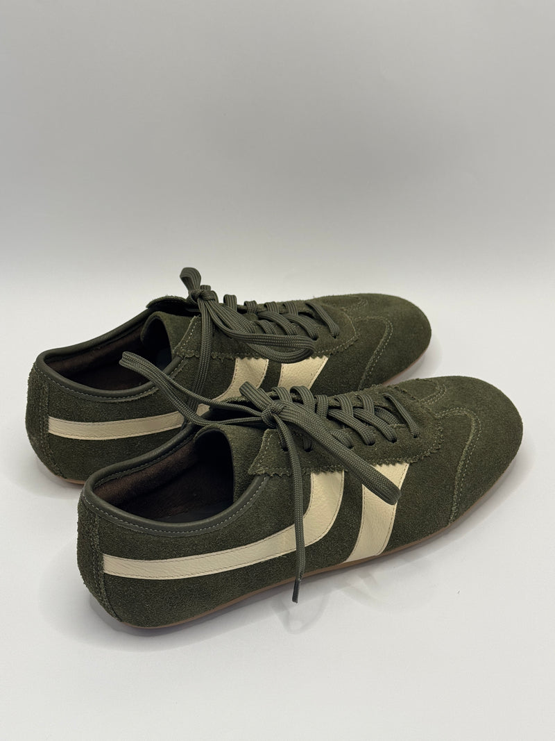 Tênis Camurça Verde Militar - Claudia Albuquerque Shoes
