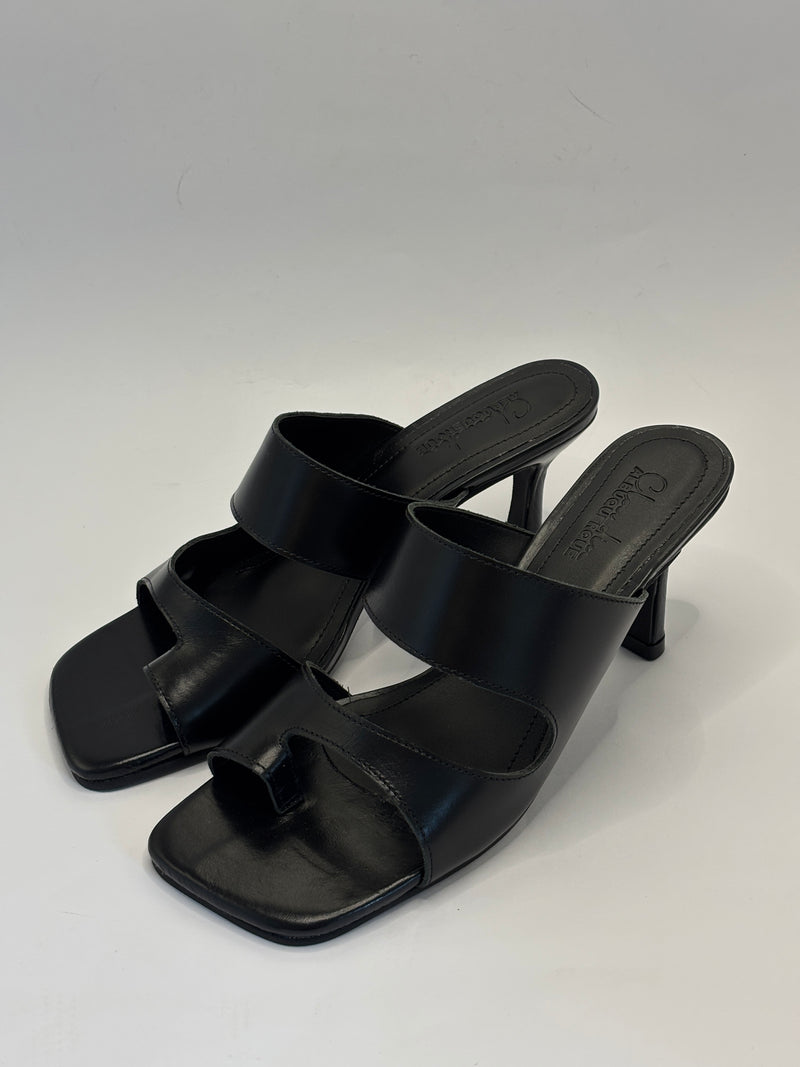 Tamanco Dedinho- Claudia Albuquerque Shoes