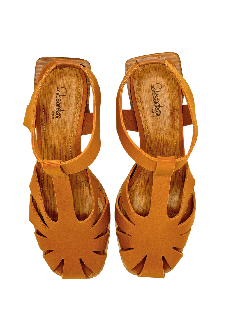 Sandália Neoprene Caramelo - Claudia Albuquerque Shoes