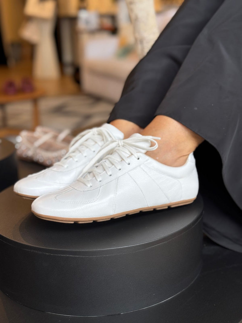 Tênis Couro Branco - Claudia Albuquerque Shoes