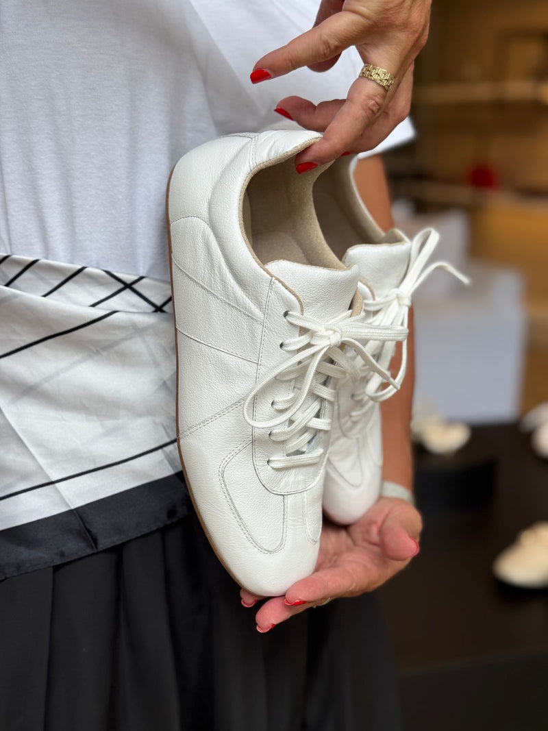 Tênis Couro Branco - Claudia Albuquerque Shoes
